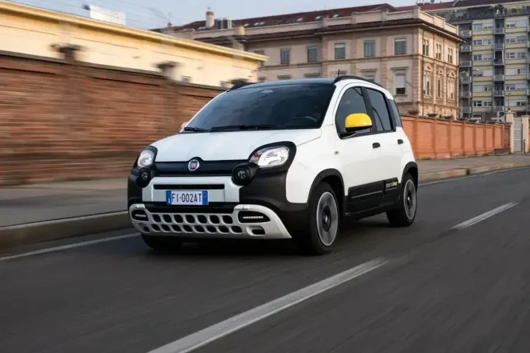 Elektrikli ve benzinli Fiat Panda çıktı! İşte aracın özellikleri ve fiyatı neler?