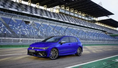 Volkswagen Golf R modelleri ön siparişe açıldı! İşte dikkat çekici fiyatı ve özellikleri neler?