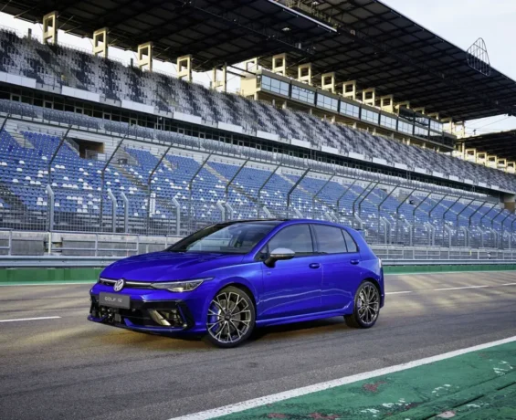 Volkswagen Golf R modelleri ön siparişe açıldı! İşte dikkat çekici fiyatı ve özellikleri neler?